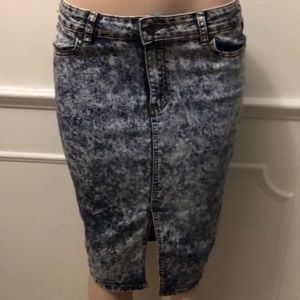 Acid wash skirt